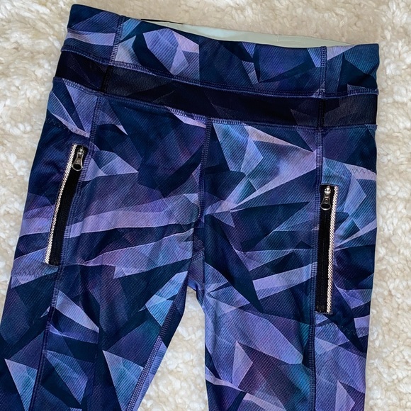 Lululemon Leggings with Zipper Pockets - Picture 2 of 6